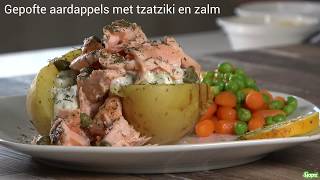 Gepofte aardappel met tzatziki erwtjes en zalm [upl. by Adam]