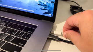 Dell S3422DWG  Macbook Pro 2018 external display flickering when power connector touching port [upl. by Muraida]