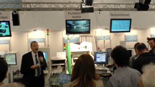 Funktionstester auf der SMT 2015 [upl. by Alleyn]