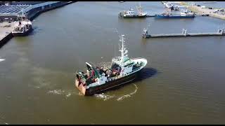 Trawler UK268 “JacobaAlyda” leaving Lauwersoog fishing sea fish fishery [upl. by Lyman]