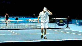 ロディック アップ（サービス）  ATP World Tour Finals 2010 [upl. by Dragone]