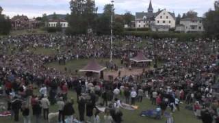 2009 års världsrekordförsök av quotSmå grodornaquot midsommaraftonen i Gropen Leksand [upl. by Adlecirg]