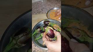 Bharwa Baingan Chote baigan brinjal recipe desi baigan ki sabji shorts youtubeshorts [upl. by Anitsrihc]