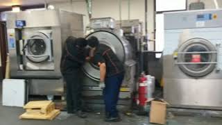 Washer Extractor Milnor [upl. by Ahsit]