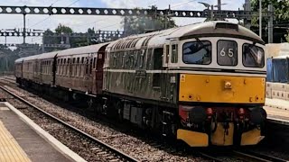 Class 33 33012  4TC Passes Through Tilehurst Station [upl. by Elka]