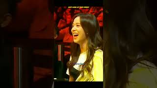 LISAS REACTION WHEN SHE DID THAT MOVElisablackpinkroséjisoojennieshorts100kviews1million [upl. by Dirk292]