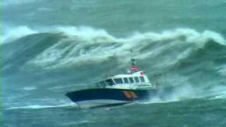 Pilot boat Pathfinder in Storm force 10 with 8m seas [upl. by Tedie]