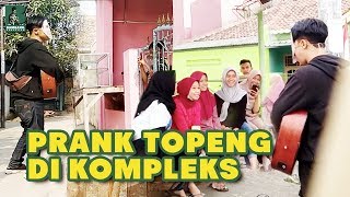 PENGAMEN BERTOPENG CAKRA KHAN BUAT ORANG ORANG KAGET bambangsetiawan [upl. by Anehta]