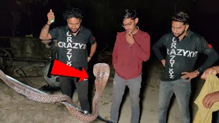 Team CrazyXYZ का हुआ अब तक के सबसे विचित्र और जहरीली नागिन से सामना😱 फिर कैसे क्या हुआ Cobra [upl. by Anuahs252]