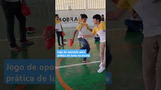 Ensino de lutas na Educação Física Escolar  jogo de oposição com balões lutas educaçãofísica [upl. by Posehn]