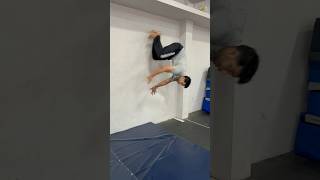 Easy Wall Spin Tutorial parkour tutorial wallspin flip parkour [upl. by Anileme]