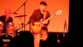 Phil Keaggy and Glass Harp quotCan You See Mequot guitar solo [upl. by Ytsrik926]