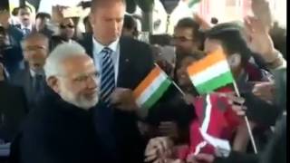 Narendra Modi arrives to an arousing welcome at Maritim Grand Hotel in Hannover [upl. by France]