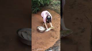 Pond fishing largemouth bass fishing kickin their bass tv bank bass fishing spring bass fishing [upl. by Huey]