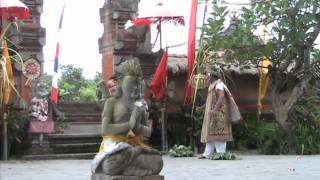 Barong Dance Bali バリ バロンダンス [upl. by Leonhard88]