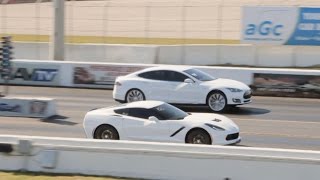 Tesla Model S P85D vs Chevrolet Corvette C7 Stingray Drag Racing 14 Mile [upl. by Palgrave]