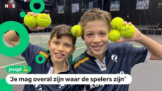 Olivier en Vic zijn ballenjongens bij een groot tennistoernooi [upl. by Hteazile]