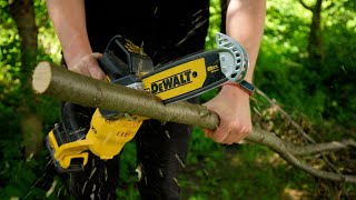 DeWALT DCMPS520  AKUMULATOROWA PILARKA ŁAŃCUCHOWA 20 CM [upl. by Alrzc]