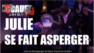 Julie se fait asperger de blanc doeuf sur la tête   CCauet sur NRJ [upl. by Eilram]