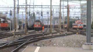 SBB Re 66 quot11627 LuterbachAttisholzquot amp Re 44 in Thun with Cargo Train [upl. by Ylrevaw]