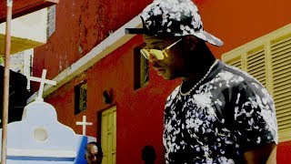 Ninho  Un Poco Clip officiel [upl. by Eirod]