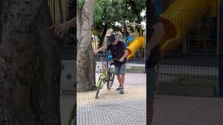 Broma bicicleta 🚵  prank bikes🤣😂funny humor comedy viralvideo bromaspesadas funnyvideo [upl. by Dettmer386]