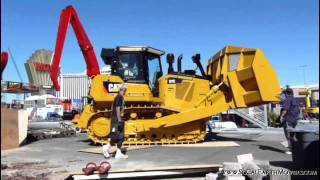 Loading up the CAT D7E w woodchip blade [upl. by Anderegg]