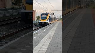 SNG halteert op station Houten Castellum  DutchRail  train trainspotting treinleven railway [upl. by Eidissac]