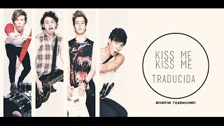 Kiss Me Kiss me  5SOS  ESPAÑOL [upl. by Eetnahc]