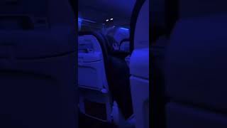 EXPLOTA la VENTANA de un AVIÓN en pleno vuelo por un PROBLEMA de DESPRESURIZACIÓN [upl. by Notyalk]