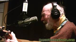 Pete Seeger  quotQuite Early Morningquot  Radio Woodstock 1001  42213 [upl. by Gothart]