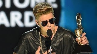 Justin Bieber Booed at Canadas Juno Awards [upl. by Annayad304]