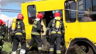 Zderzenie pociągu z autobusem  Bezpieczny Przejazd  Sosnowiec [upl. by Notyal]