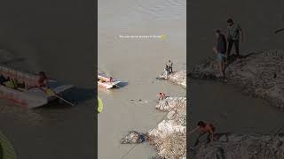 Two guys almost drowned in Ganga in Rishikesh 😮 rishikesh drowning river ganga rafting foryou [upl. by Bazar]