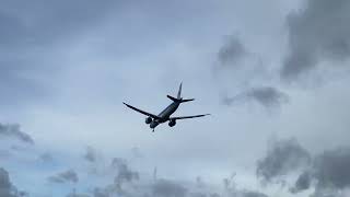 💨 CROSSWIND 💨 KLM E190E2 LANDING BHX 18224 [upl. by Pooi122]