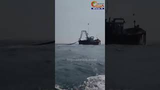 This is how Bull Trawler Fishing boats treat Goan Traditional Fishermen and Police Viral [upl. by Silvain]