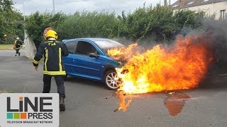 Feu de voiture accidentel car fire  Saclay 91  France 30 juillet 2013 ©Line Press [upl. by Diane198]