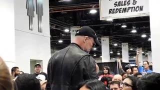 Help Michael Rooker find new sunglasses Las Vegas Wizard World 2016 [upl. by Whittemore147]