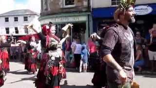 Men and Maids Serpent Dance Mazey Day at Penzance 2014 [upl. by Schlessinger]