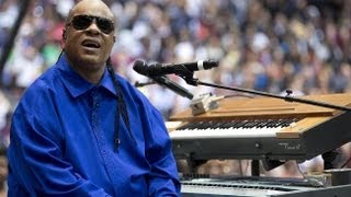 Stevie Wonder LIVE quotSir Dukequot  Barack Obama Campaign Rally University of Cincinnati 110412 [upl. by Aicina]