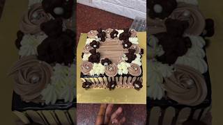 Square shape chocolate cake 😋makingbeautifulcake cakedecorating shorts shortsfeed youtube [upl. by Winifred]