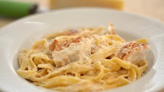 FETTUCCINE ALFREDO CON POLLO  Cómo Hacer Una Salsa Alfredo  SyS [upl. by Martyn314]