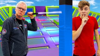 ZONDER TOESTEMMING OVERNACHTEN IN TRAMPOLINEPARK [upl. by Elehcor]