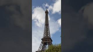 Ini Adalah Menara Eiffel di Paris [upl. by Attenhoj]