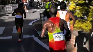 Kenyas Eliud Kipchoge struggling with a left hip injury at Mens Marathon Olympics Paris 2024 [upl. by Acisseg]