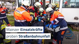 Mainzer Einsatzkräfte proben Straßenbahnunfall [upl. by Childs]