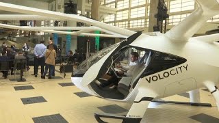 Un futur taxi volant électrique en démonstration à Paris [upl. by Kola]