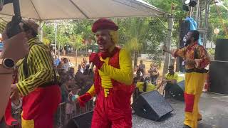 Palhaço Felipito cantando a musica vem curtir com o Felipito na Praça Rui Barbosa [upl. by Noraf]