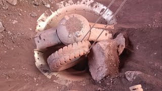 CONTINUOUS BOULDER JAMMING AND CRUSHING IN 1600 TPH KOBELCO GYRATORY CONE CRUSHER DURING OPERATION [upl. by Oirom]