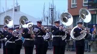 Marinierskapel olv majoor Schaars speelt de Taptoe in Den Helder tgv Koningsdag 2014 [upl. by Kazimir319]